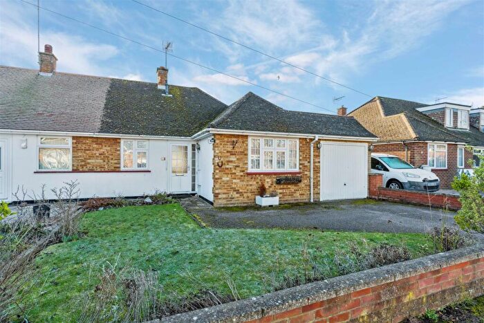 3 Bedroom Semi-Detached Bungalow For Sale In Priory View, Little Wymondley, Hitchin, SG4