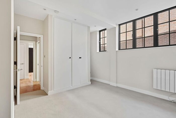 1 Bedroom Flat For Sale In High Street, Sutton, SM1