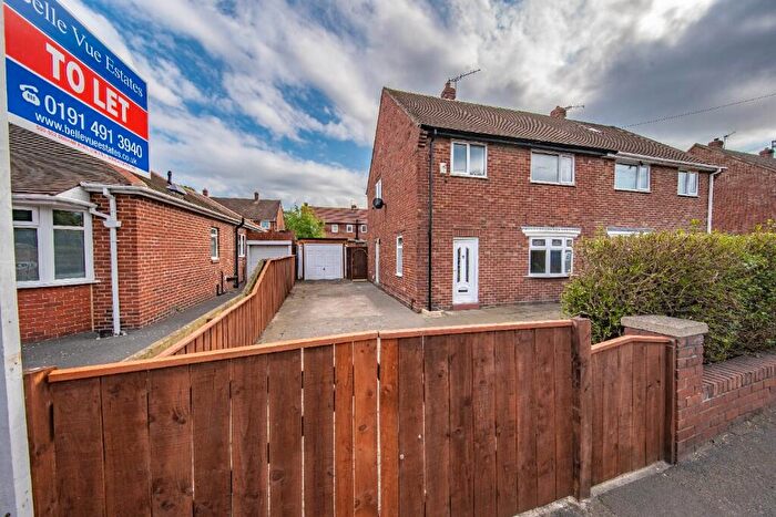 3 Bedroom Semi Detached House For Sale In High Lanes, Heworth, Gateshead, Tyne And Wear, NE10