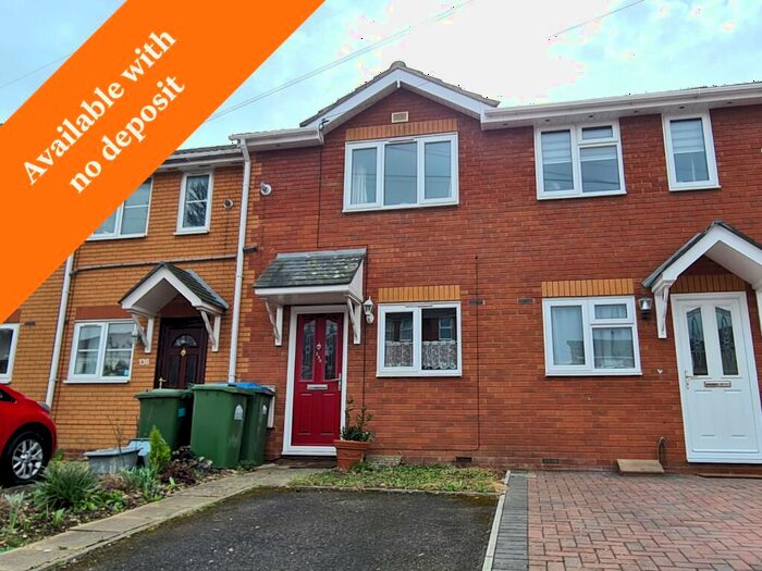 2 Bedroom House To Rent In Millbrook Road - Marketing, Southampton, SO15