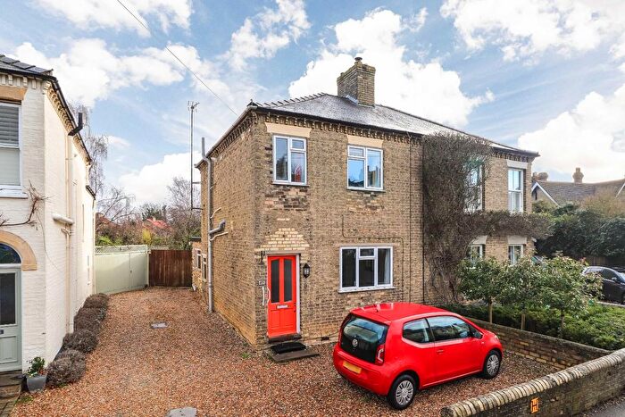 3 Bedroom Semi-Detached House For Sale In Station Road, Histon, Cambridge, CB24