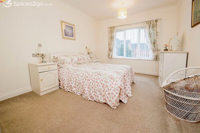 1 Bedroom Flat For Sale In Darwin Avenue, Worcester, WR5