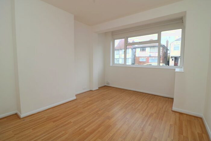3 Bedroom Terraced House To Rent In Grove Road, London, CR4