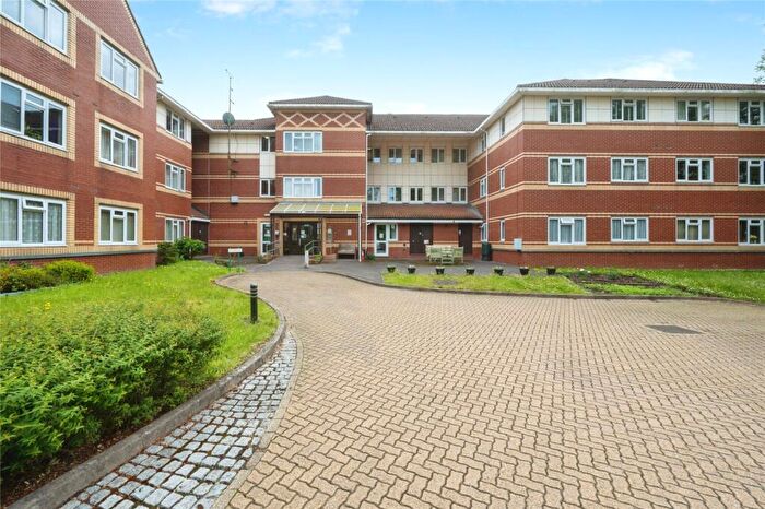 2 Bedroom Flat For Sale In Wide Lane, Southampton, Hampshire, SO18