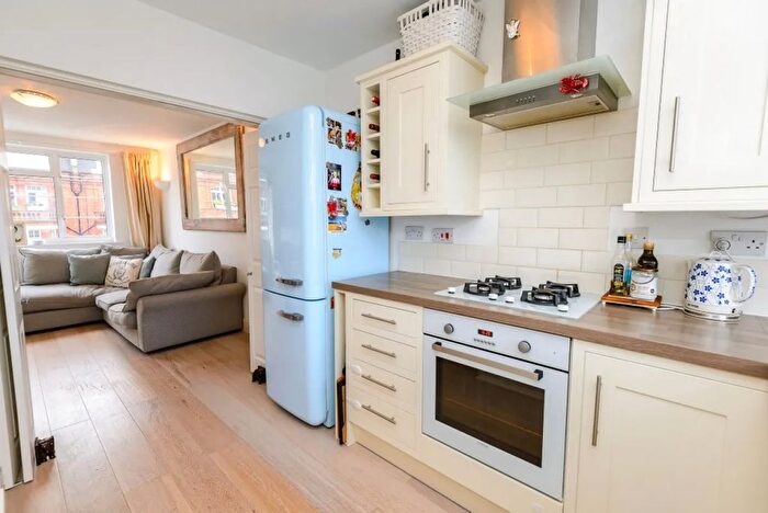 1 Bedroom Flat To Rent In Hamlet Gardens, London, W6