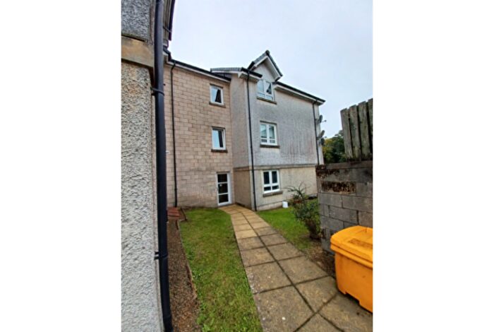 2 Bedroom Flat To Rent In Scholars Wynd, Beith, KA15