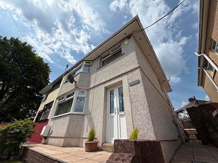 3 Bedroom Semi-Detached House For Sale In Beaufort Road, Ebbw Vale, Blaenau Gwent, NP23