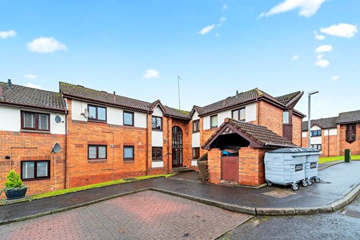 2 Bedroom Flat For Sale In The Paddock, Clarkston, Glasgow, G76