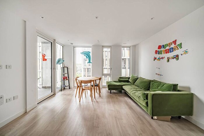 2 Bedroom Flat To Rent In College Road, Harrow, HA1