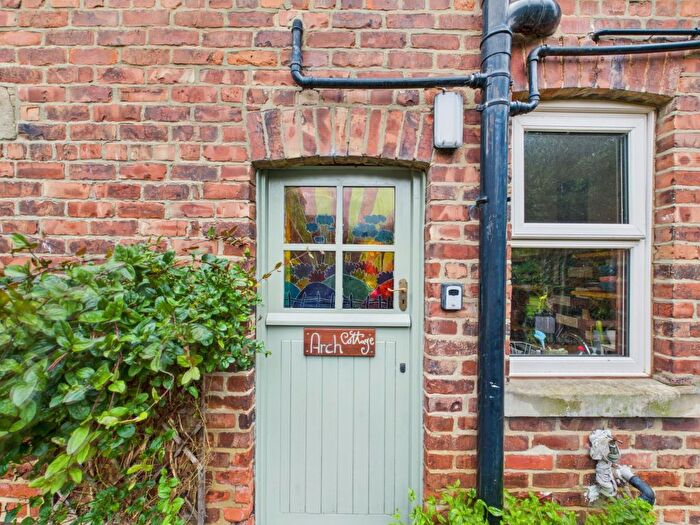 3 Bedroom Cottage For Sale In Arch Cottage, Ruswarp, YO21