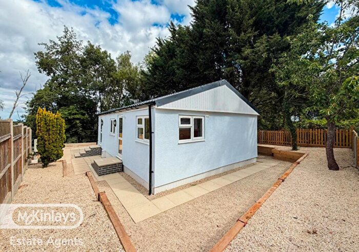 1 Bedroom Park Home For Sale In Bradenstoke, SN15