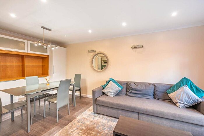 3 Bedroom House To Rent In Maple Mews, Maida Vale, London, NW6