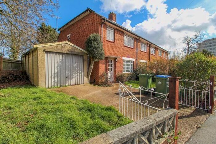 3 Bedroom Property To Rent In Broadlands Road, Highfield, #3 Bed Property# SO17