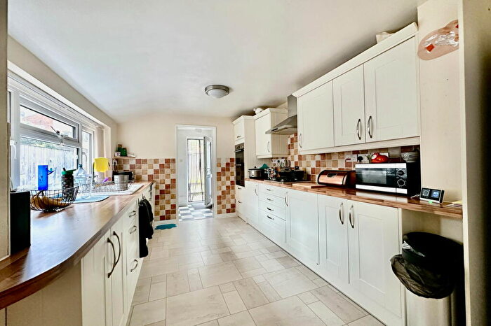 3 Bedroom Terraced House For Sale In Morpeth Street, Hull, HU3