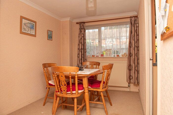 3 Bedroom Detached House To Rent In Penney Close, Dartford, DA1