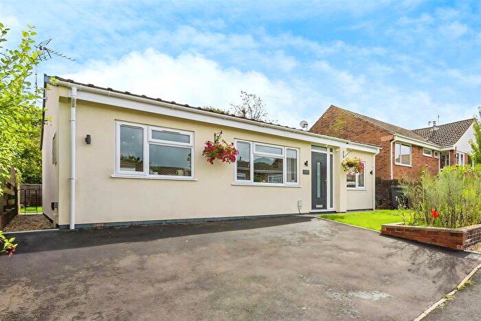 3 Bedroom Detached Bungalow For Sale In Oak Crescent, Woolaston, Lydney, GL15