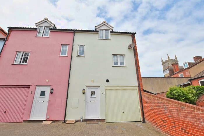 3 Bedroom End Of Terrace House To Rent In Church Street, Cromer, NR27