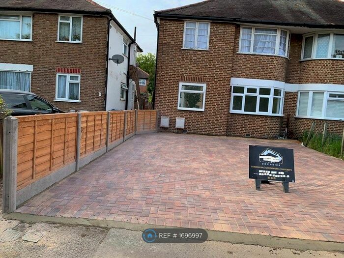 2 Bedroom Maisonette To Rent In Liberty Avenue, London, SW19