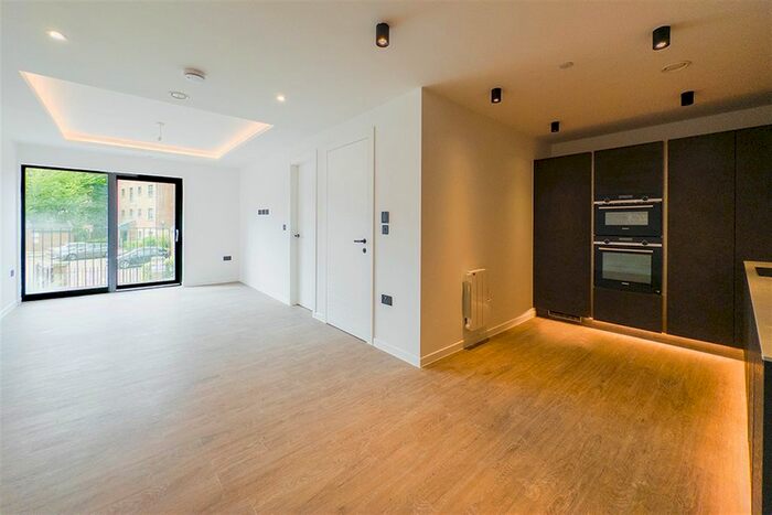 1 Bedroom Flat To Rent In Chester Road, Manchester, M15