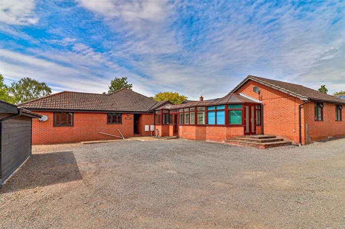 3 Bedroom Detached Bungalow For Sale In The Causeway, Hitcham, IP7