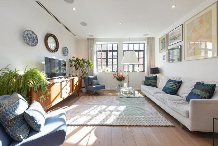 2 Bedroom Flat For Sale In Highgate Road, London, NW5