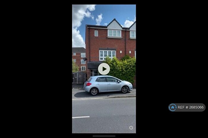 4 Bedroom Semi-Detached House To Rent In Alderglen Road, Manchester, M8