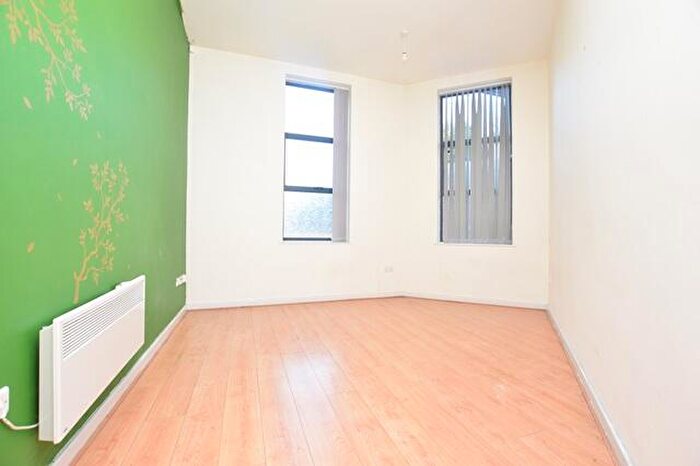 1 Bedroom Apartment To Rent In City Towers, Watery Street, S3