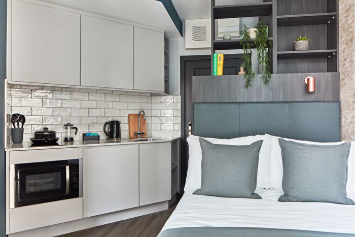 Studio To Rent In Crossharbour Plaza, London, E14