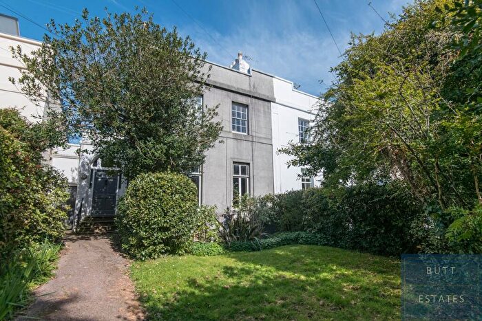 2 Bedroom Flat For Sale In Ground Floor Flat, Mont Le Grand, Exeter, EX1