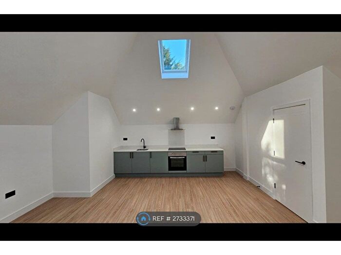 1 Bedroom Flat To Rent In Langley Court, Sutton, SM2