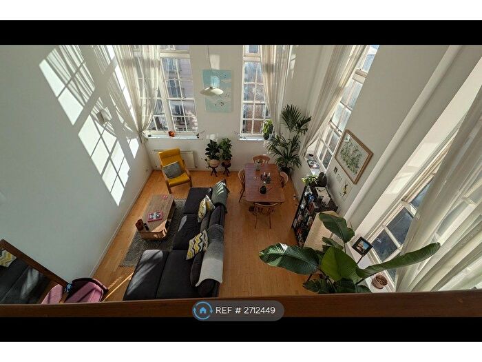 Studio To Rent In Old School Square, London, E14