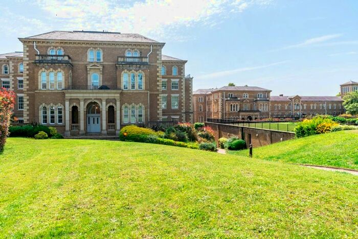 2 Bedroom Flat To Rent In Princess Park Manor, Royal Drive, N11