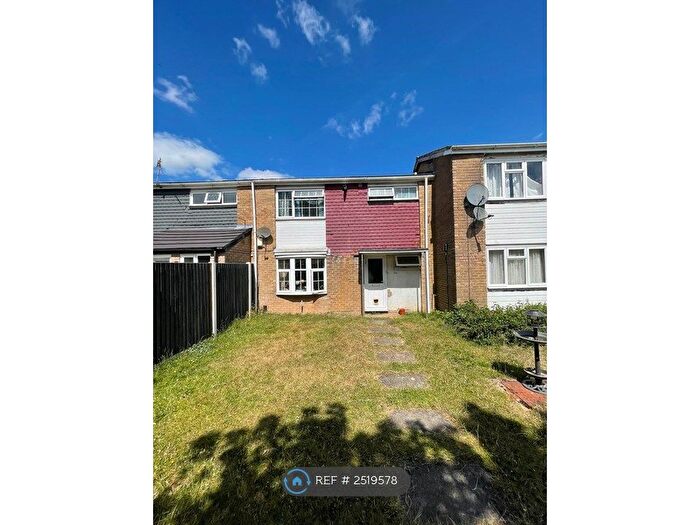3 Bedroom Terraced House To Rent In Hithercroft Road, High Wycombe, HP13
