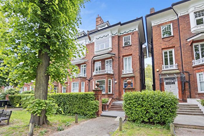 1 Bedroom Apartment For Sale In Belsize Avenue, Belsize Park, NW3