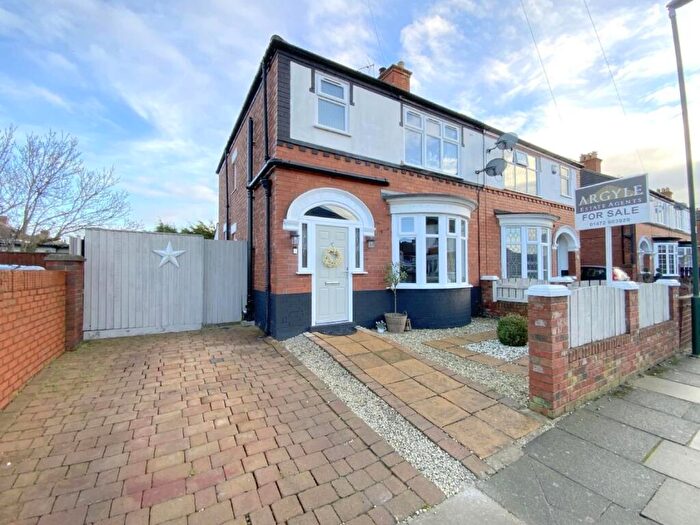 3 Bedroom Semi Detached House For Sale In Woodsley Avenue, Cleethorpes, DN35