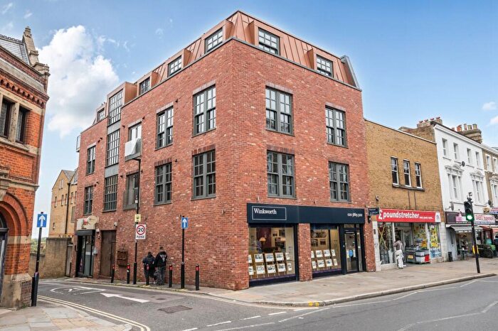 2 Bedroom Flat To Rent In Beardell Street Upper Norwood, SE19