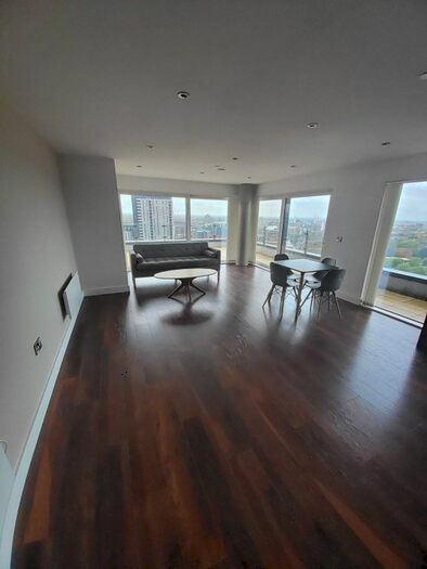 2 Bedroom Flat To Rent In Rivergate, Ordsall Lane M5