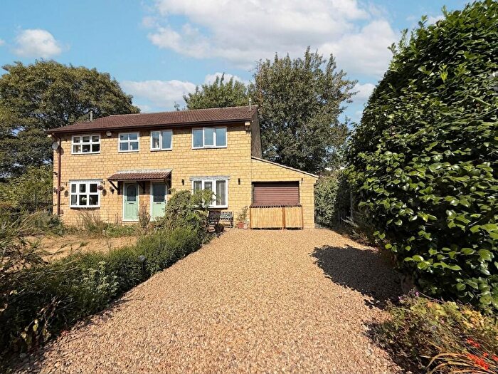 3 Bedroom Semi-Detached House For Sale In Turner Lane, Whiston, S60