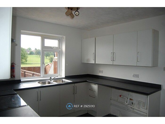 2 Bedroom Terraced House To Rent In Henshaw Road, Wellingborough, NN8