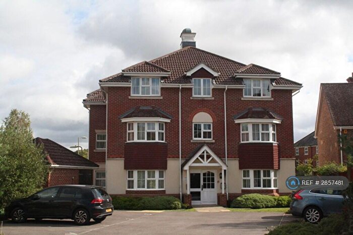 2 Bedroom Flat To Rent In Maudit House, Fleet, GU51
