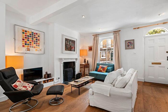 2 Bedroom Terraced House To Rent In Halton Road, Islington, N1
