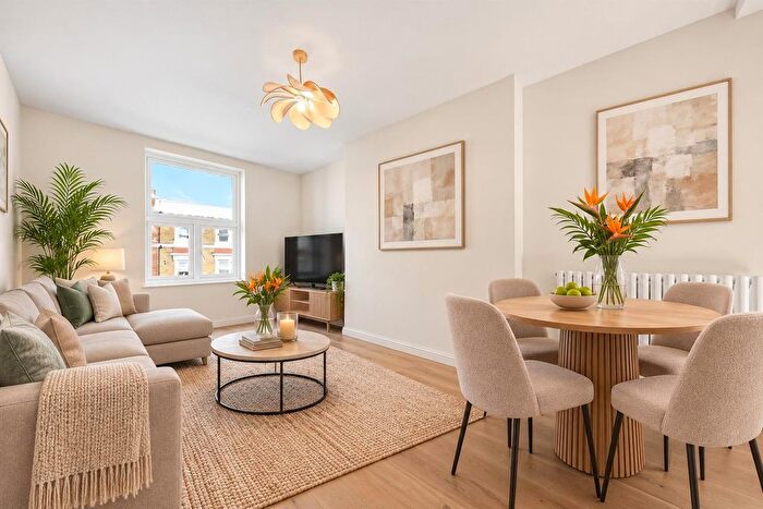 1 Bedroom Flat For Sale In Kilburn High Road, London, NW6