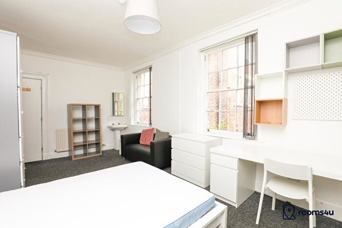 7 Bedroom Town House To Rent In Falkner Square, Liverpool, Merseyside, L8