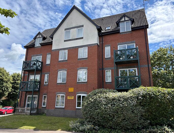 2 Bedroom Flat To Rent In Admirals Court, Rose Kiln Lane, RG1