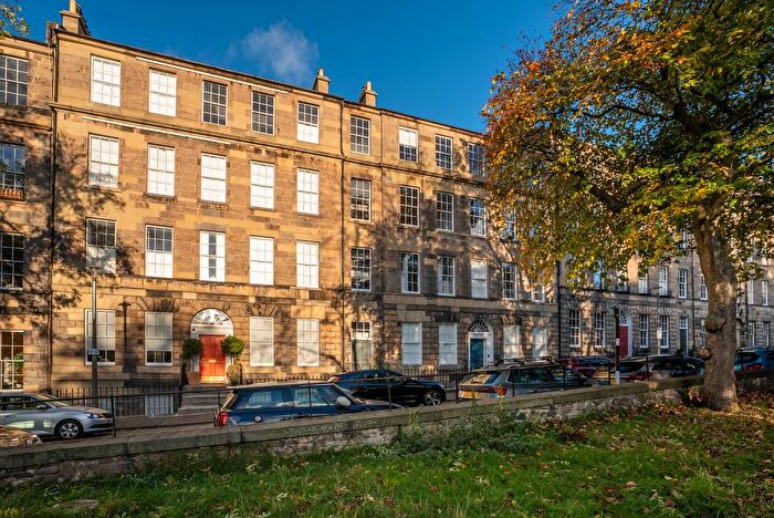 4 Bedroom Flat For Sale In / Gayfield Square, New Town, Edinburgh, EH1