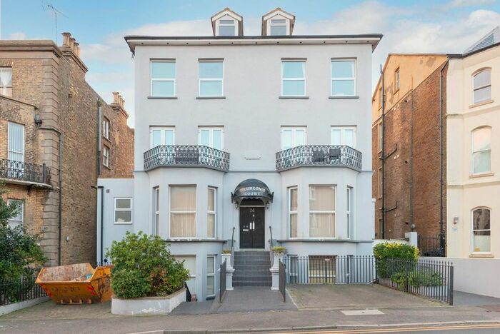 1 Bedroom Flat For Sale In Granville Road, Broadstairs, CT10