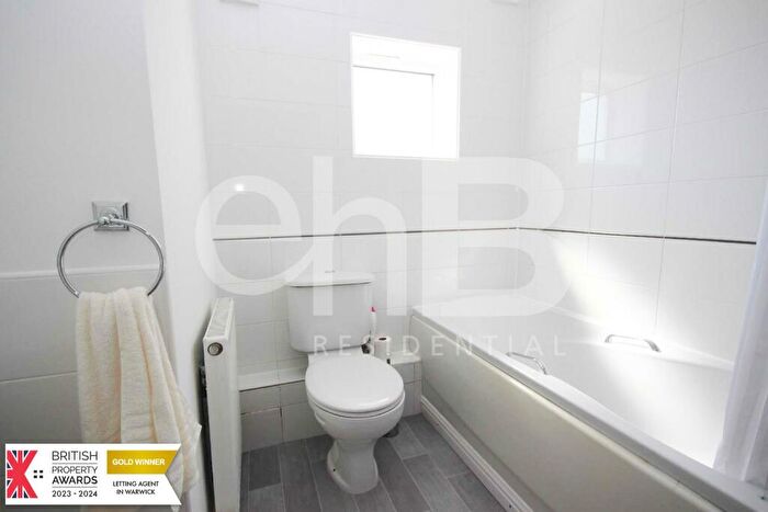 2 Bedroom Apartment To Rent In Pipers Lane, Kenilworth, CV8