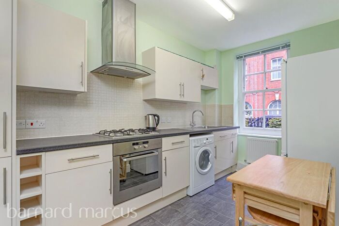 1 Bedroom Flat To Rent In Stirling Court, Tavistock Street, WC2E