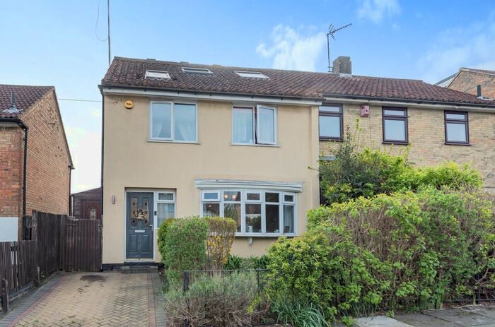 4 Bedroom Semi-Detached House To Rent In Beechfield Road, Erith, DA8