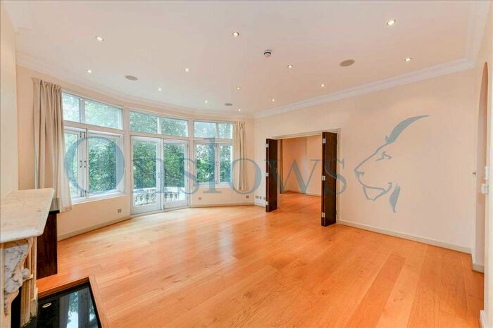 2 Bedroom Flat To Rent In Chelsea Embankment, London, SW3